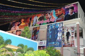 Srimanthudu Movie Hungama